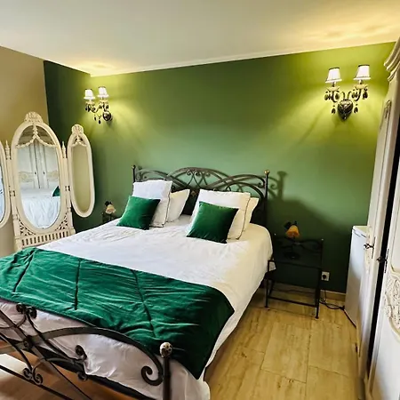 Chateau Le Perchoir Bed & Breakfast