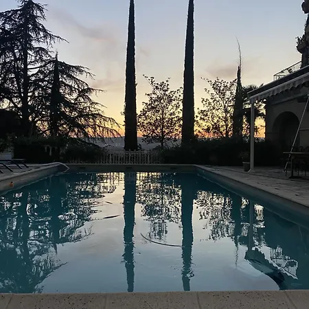 Chateau Le Perchoir 3* Montelimar